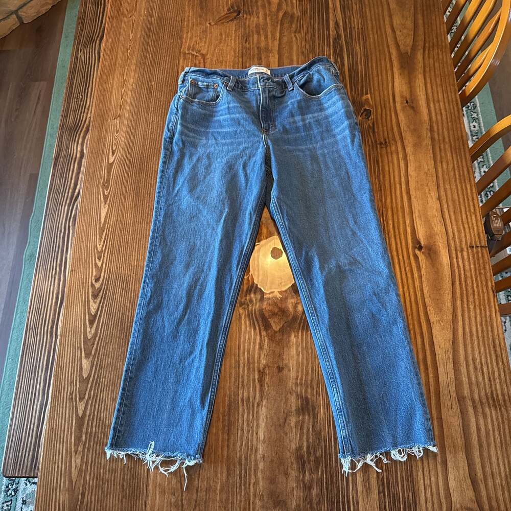 Abercrombie & Fitch Straight Leg Jeans in Medium Blue
